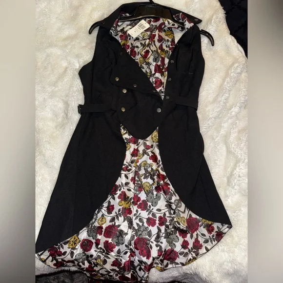 Goth Vest with Tails - Picture 1 of 3